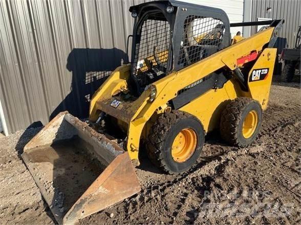 CAT 272D Kompaktlader