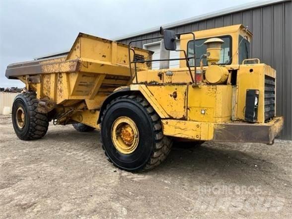 CAT D25C Dumper - Knickgelenk