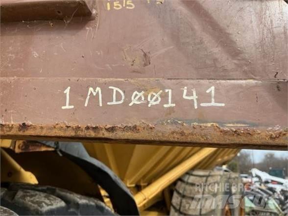 CAT D400 Dumper - Knickgelenk