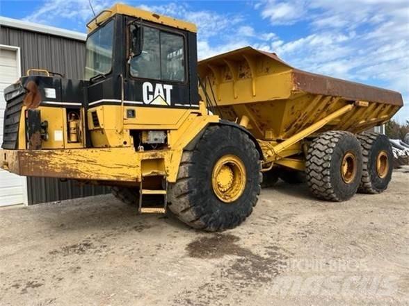CAT D400E Dumper - Knickgelenk