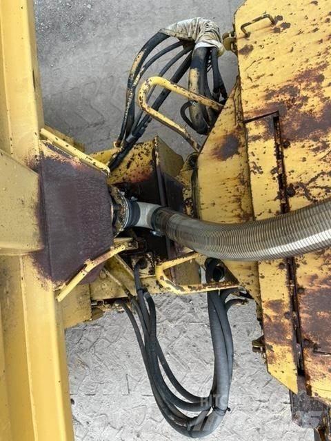CAT D40D Dumper - Knickgelenk