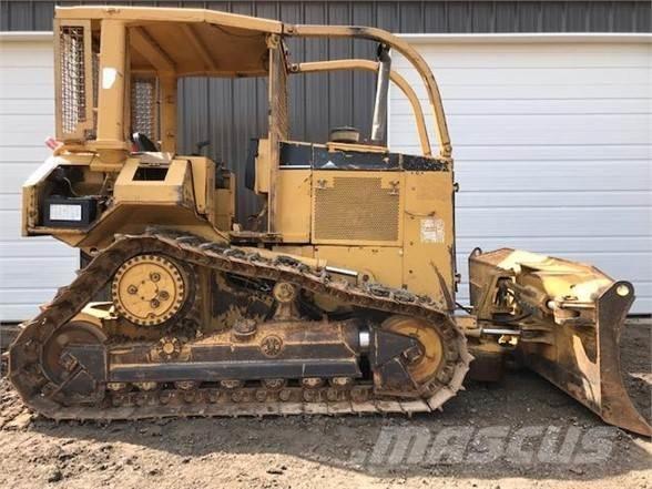 CAT D5M XL Bulldozer