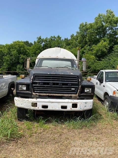 Ford F800 Tankwagen