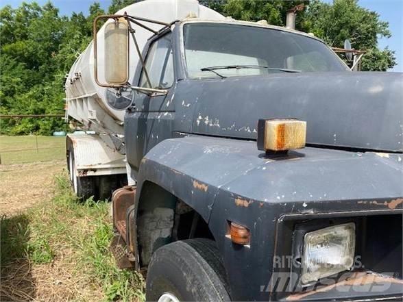Ford F800 Tankwagen