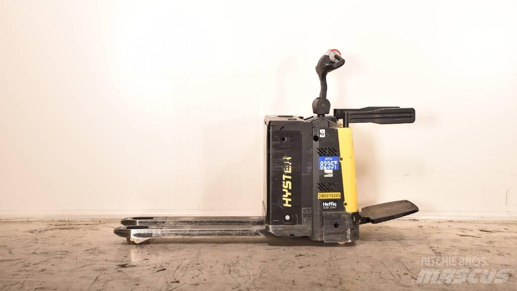 Hyster P 2.0 S Gabelstapler mit Fahrerstand