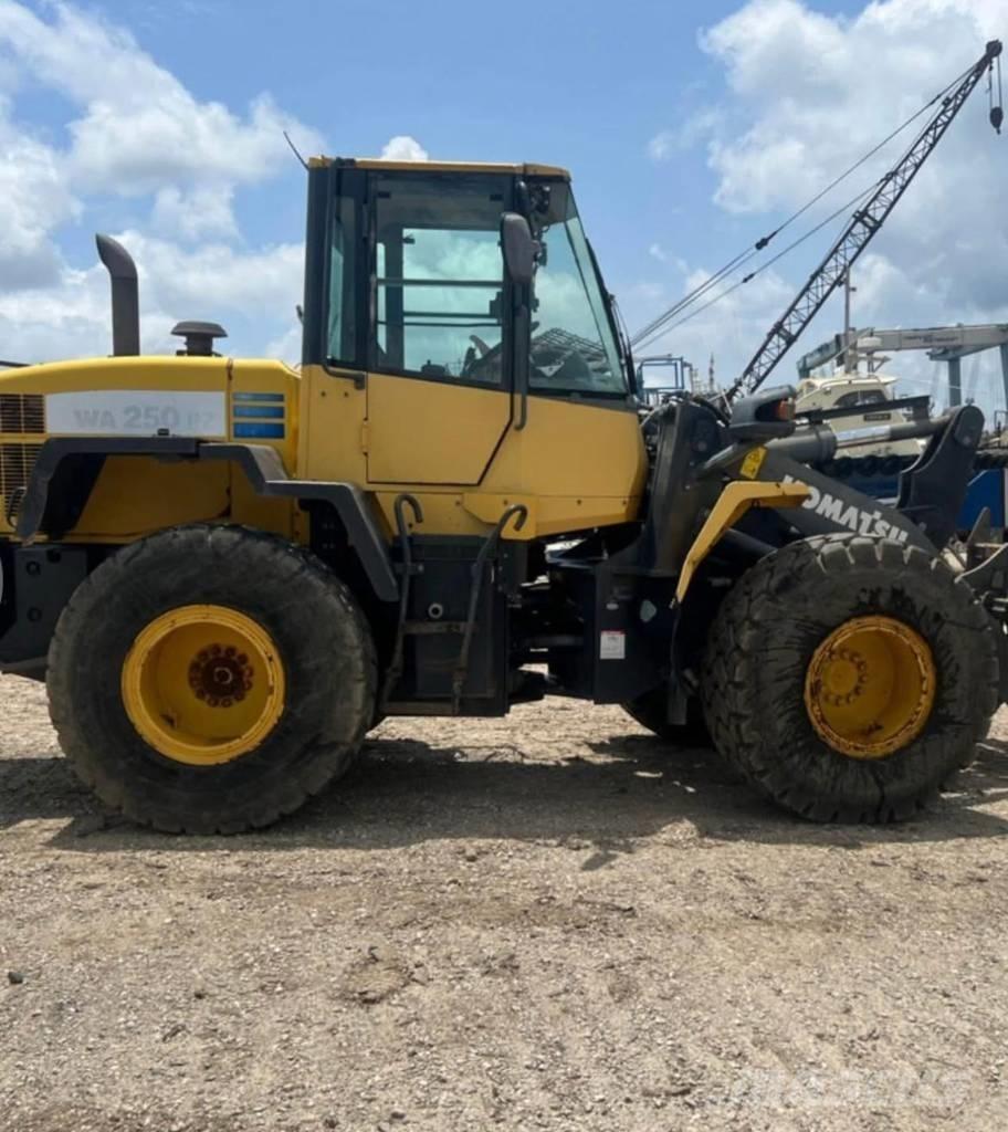 Komatsu WA 250 PZ-6 Radlader