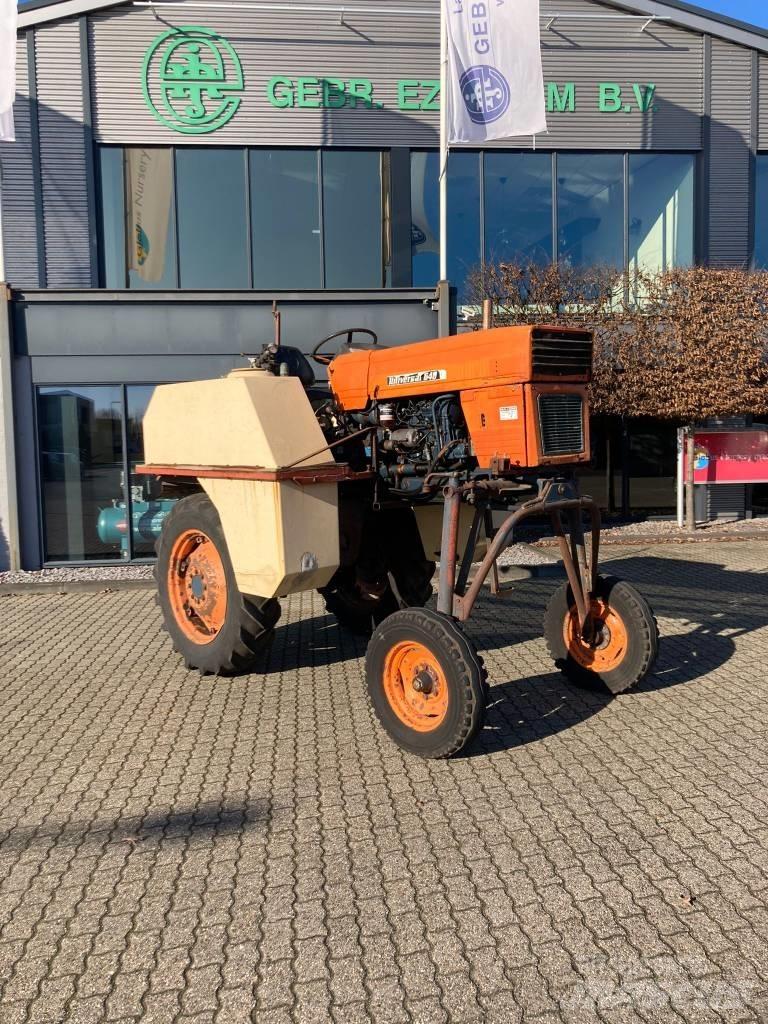 Universal 640V Traktoren