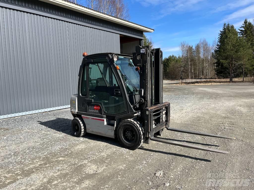 Nissan UD02A25P0 LPG heftrucks