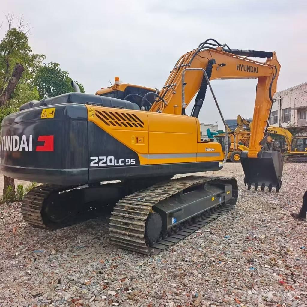 Hyundai 220LC-9S Raupenbagger