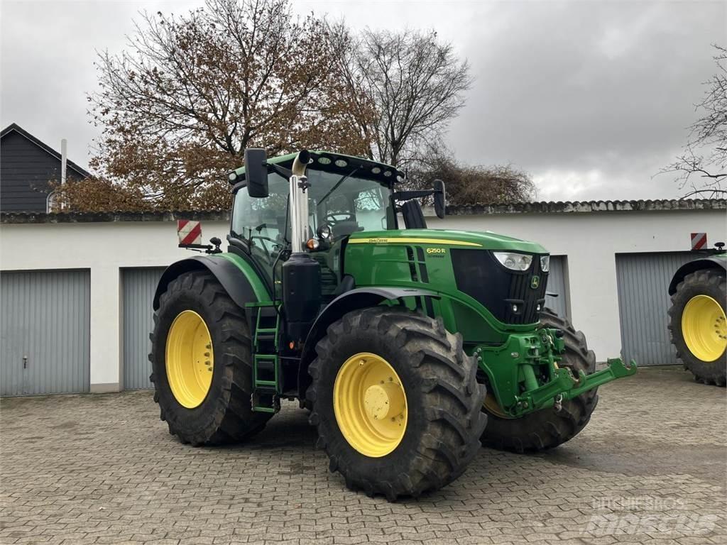 John Deere 6250R Traktoren