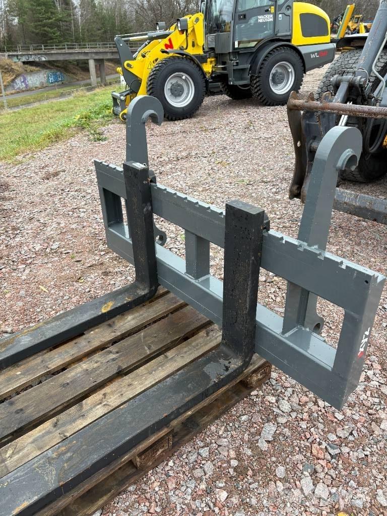 XYZ Gaffelställ BM Radlader