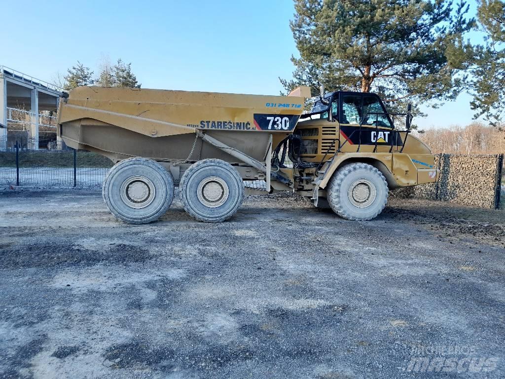 CAT 730 Dumper - Knickgelenk