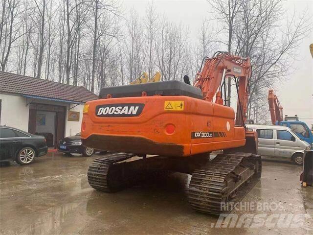 Doosan DX300LC Raupenbagger