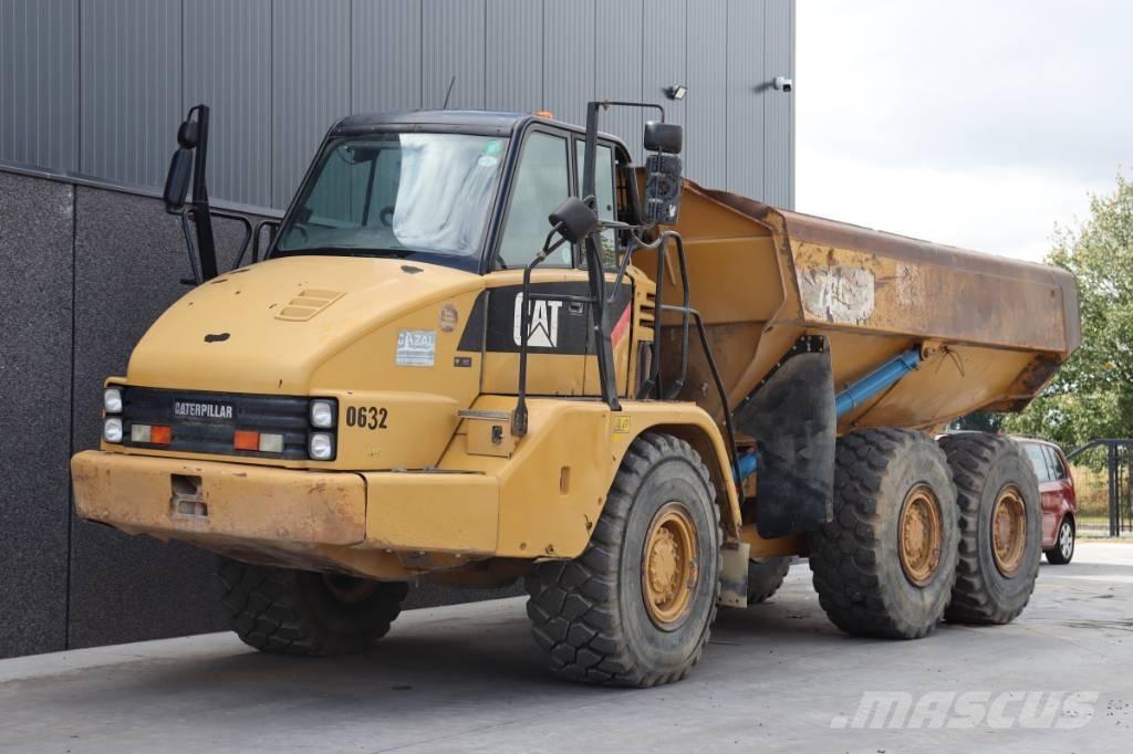 CAT 730 Dumper - Knickgelenk