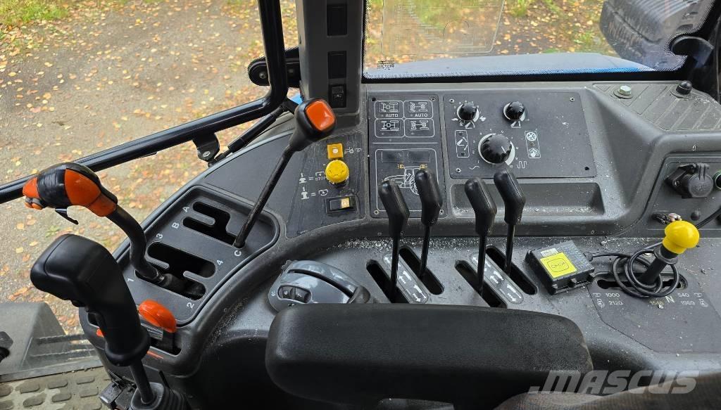 New Holland TM 120 Traktoren