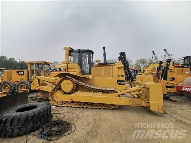 CAT D7H Bulldozer