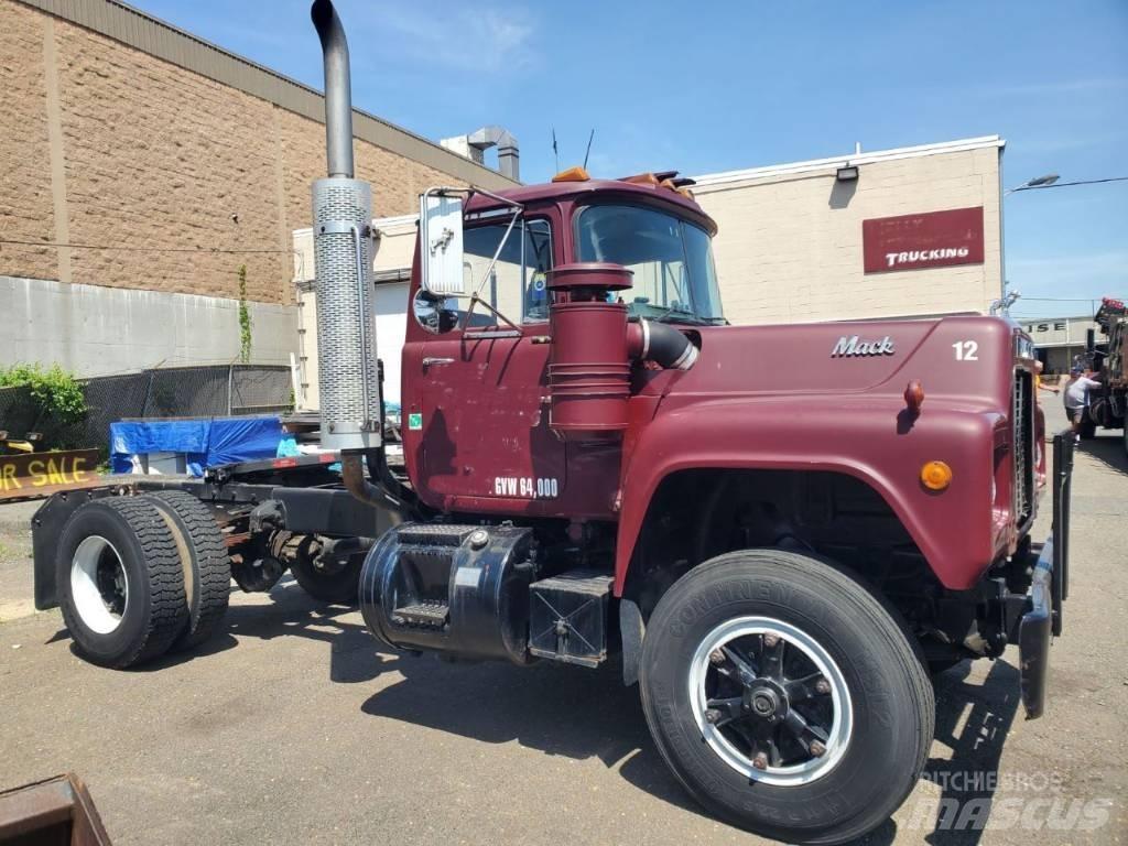 Mack RD 690 P Sattelzugmaschinen