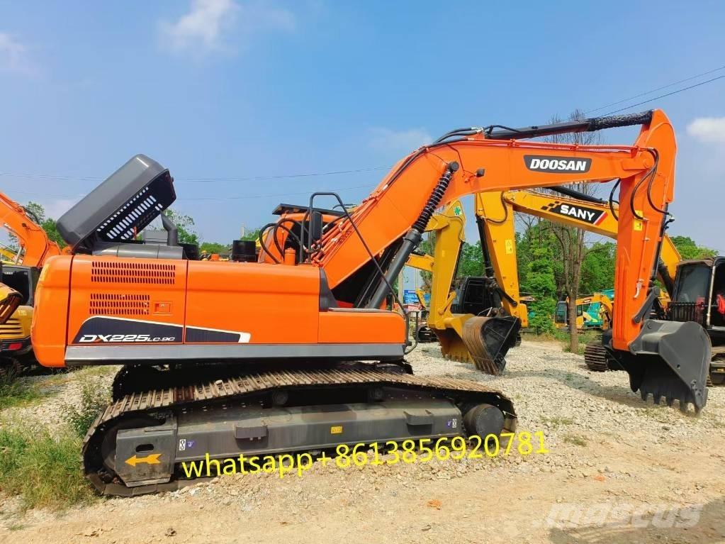 Doosan DX 225 Raupenbagger