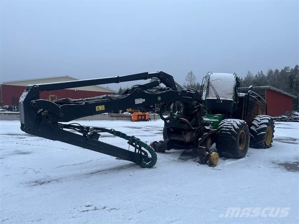 John Deere 1470G Harvester