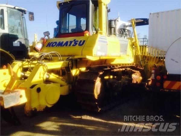Komatsu D85EX-15 Bulldozer