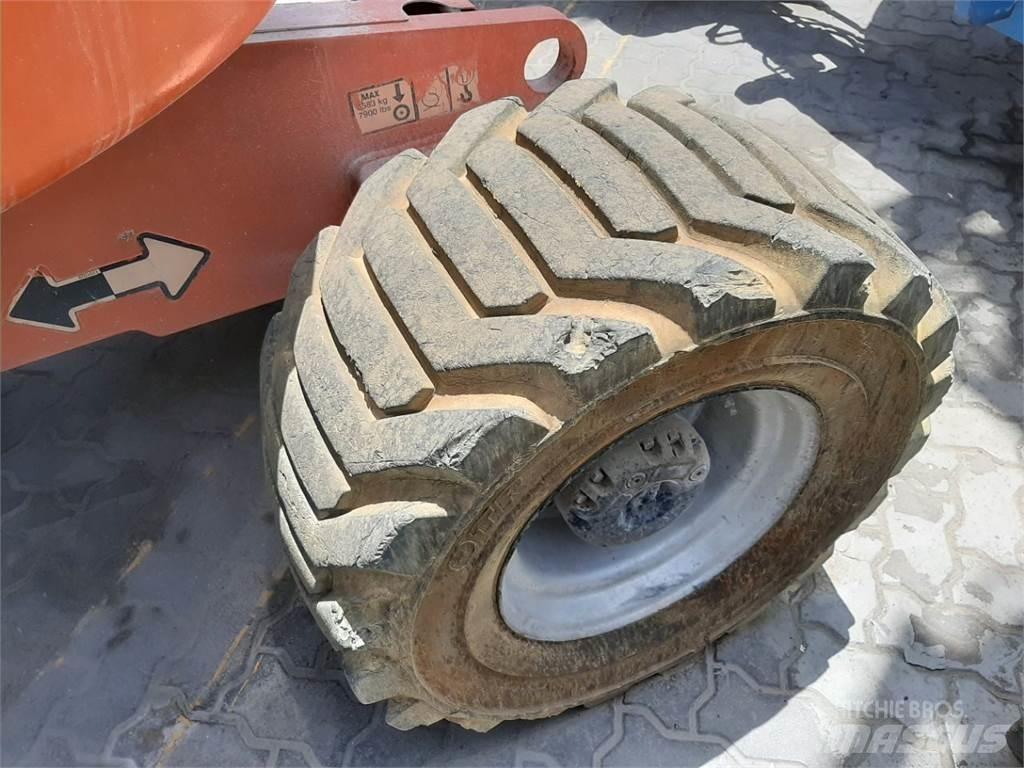 JLG 450AJ Gelenkteleskoparbeitsbühnen