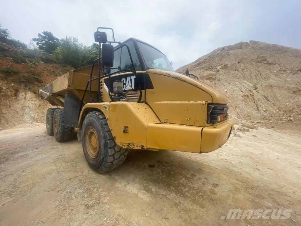 CAT 730 Dumper - Knickgelenk