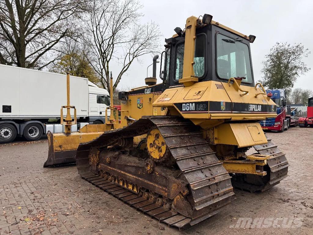 CAT D6M Bulldozer