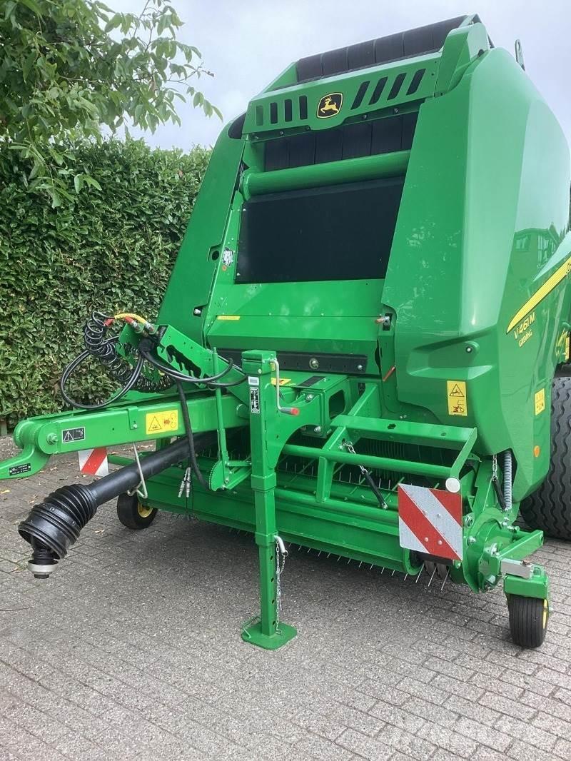 John Deere V461M Rundballenpressen