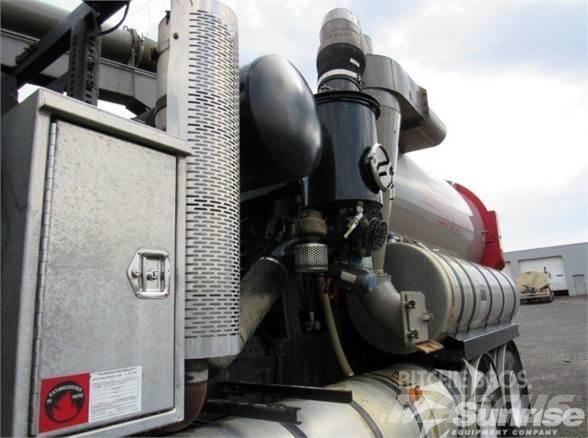 Vactor 2100 Tanks
