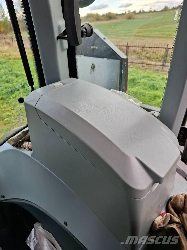 Valtra Q 305 Traktoren