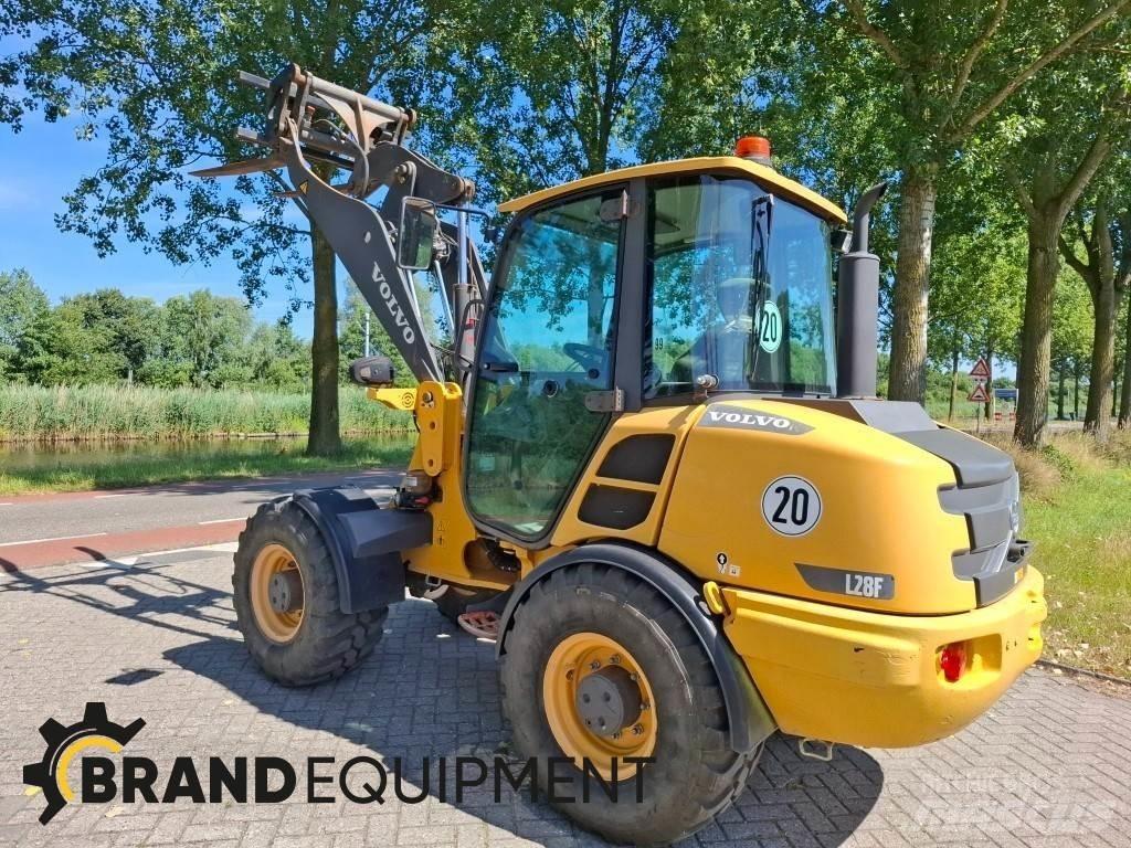 Volvo L28F Radlader