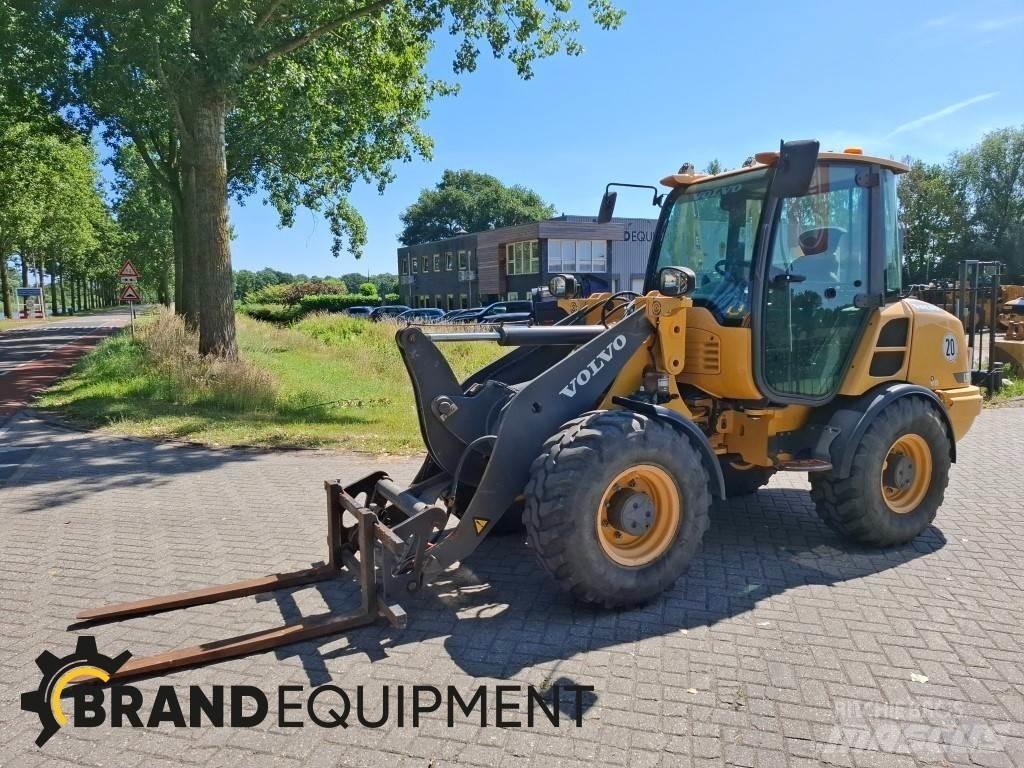 Volvo L28F Radlader