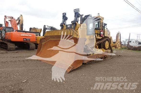 CAT D9 Bulldozer