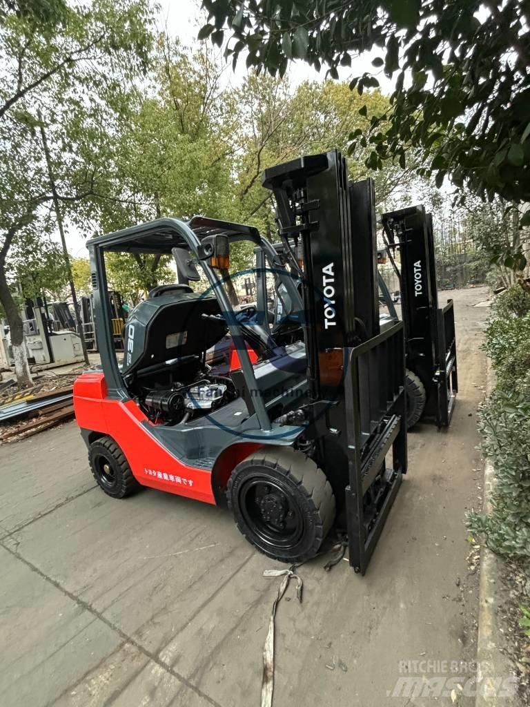Toyota FDZN 30 Diesel heftrucks