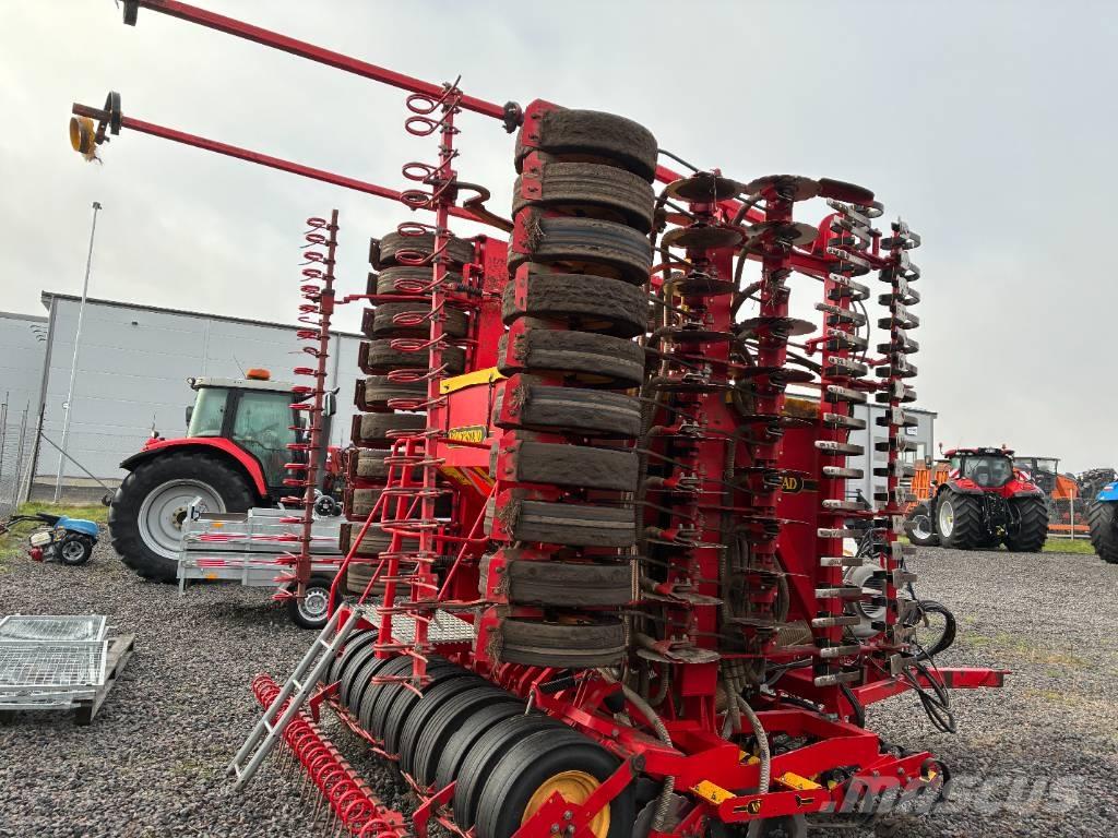 Väderstad Rapid800 Drillmaschinen