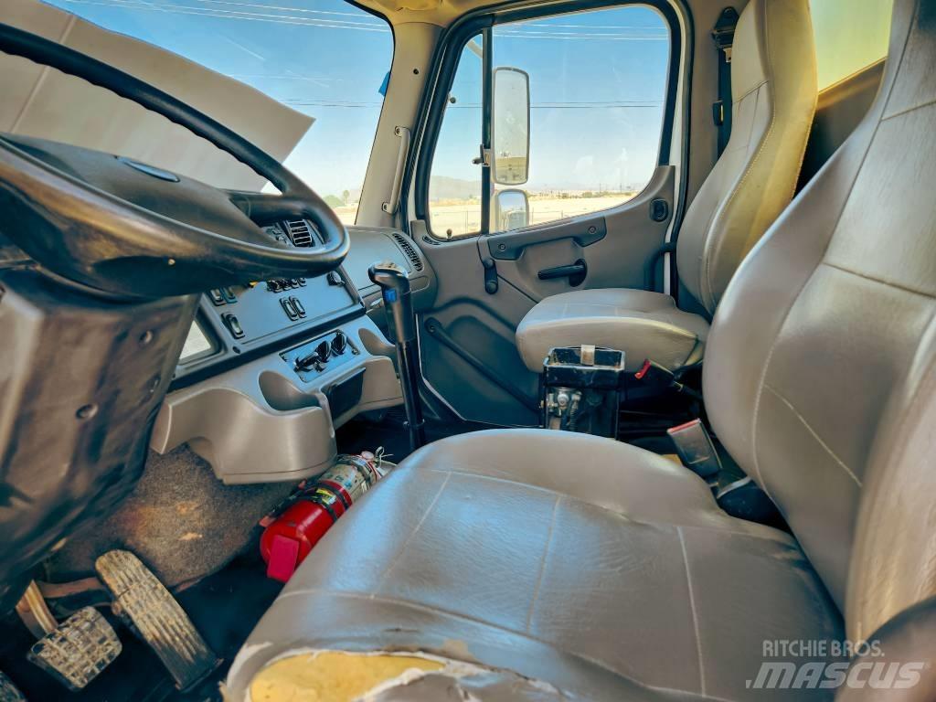 Freightliner 108 SD Wassertanker