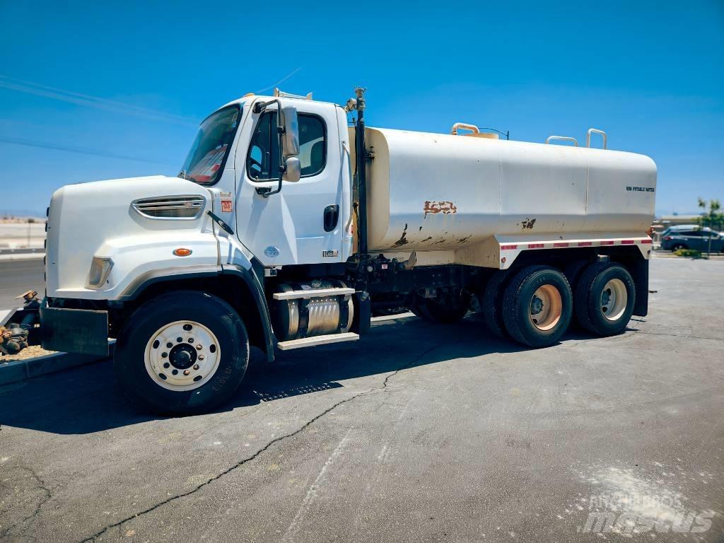 Freightliner 108 SD Wassertanker