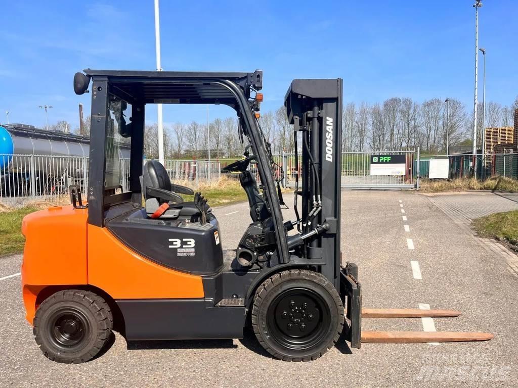 Doosan D33S- 7 Diesel heftrucks