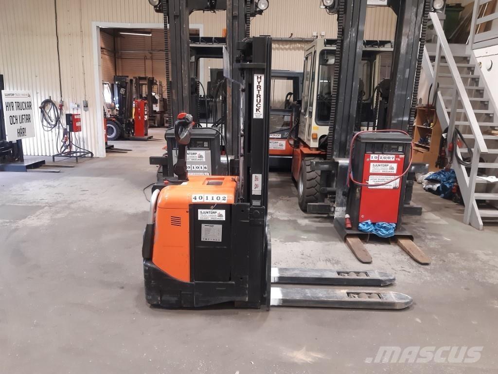 BT SPE125L Zelfrijdende stapelaars