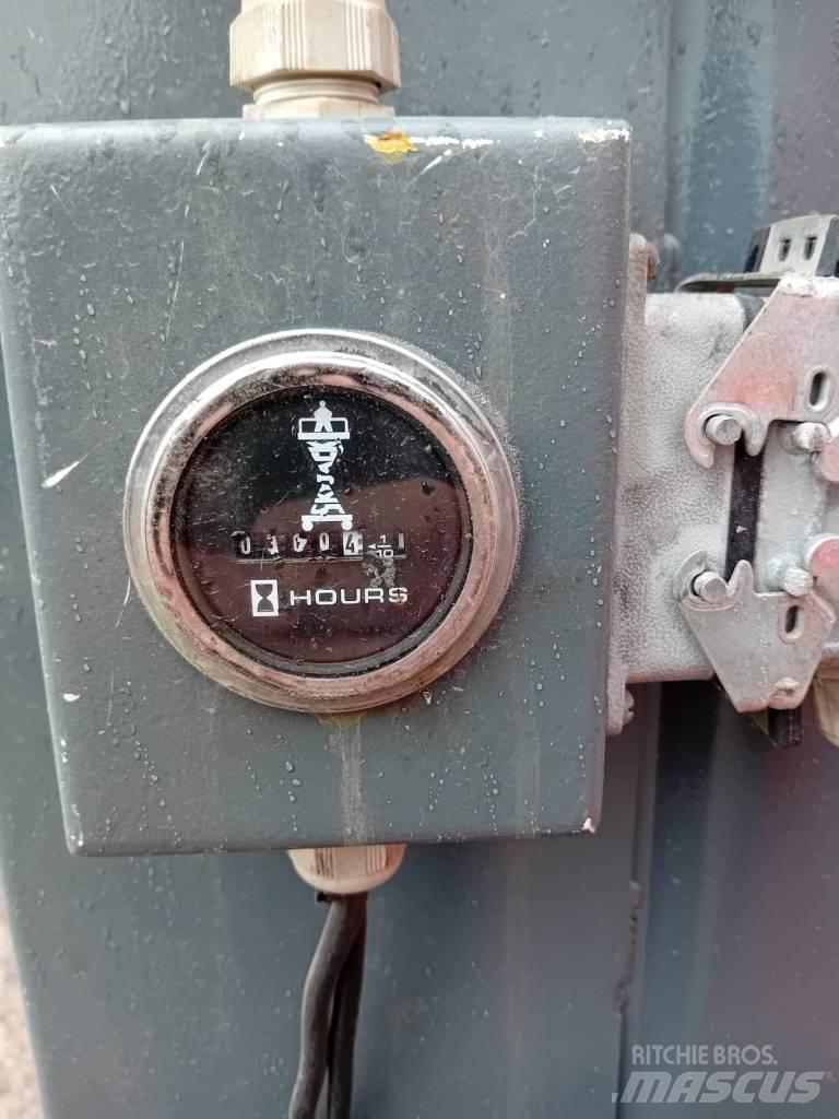 SkyJack SJ 16 Personenaufzüge
