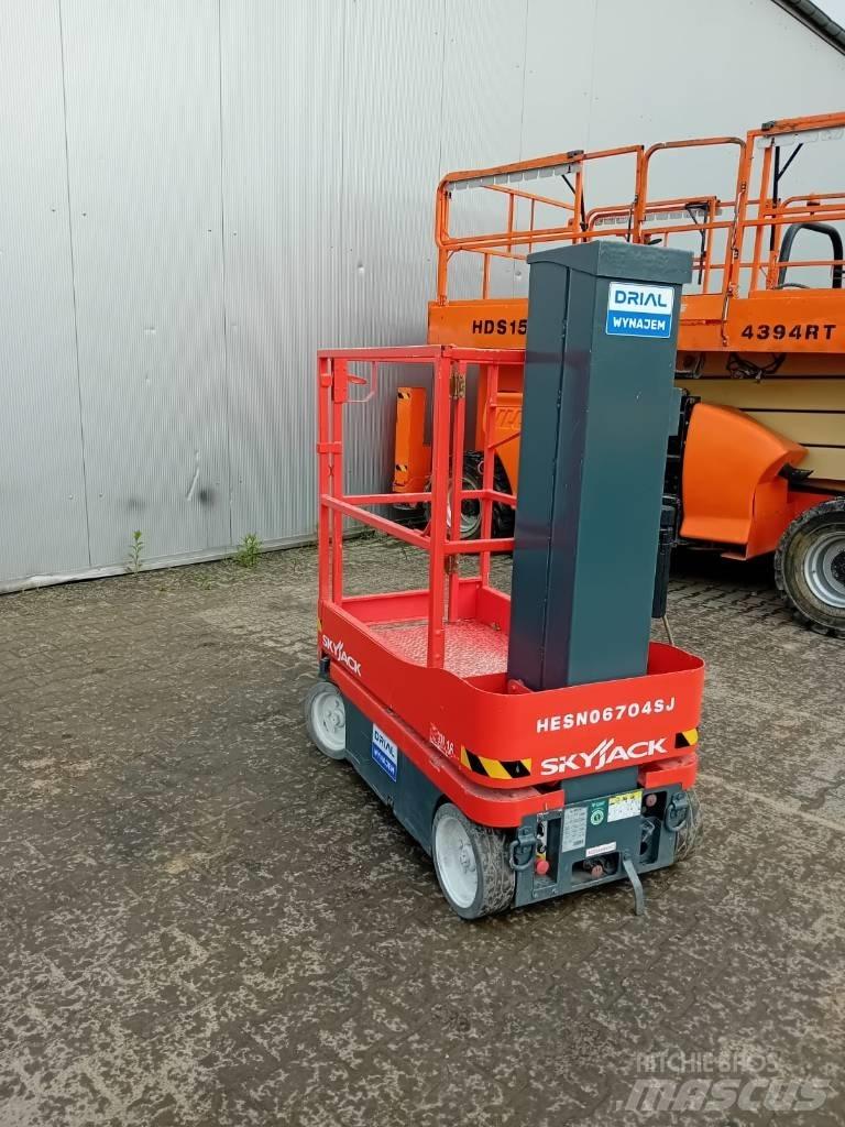 SkyJack SJ 16 Personenaufzüge