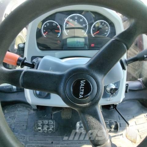 Valtra N 174 Traktoren