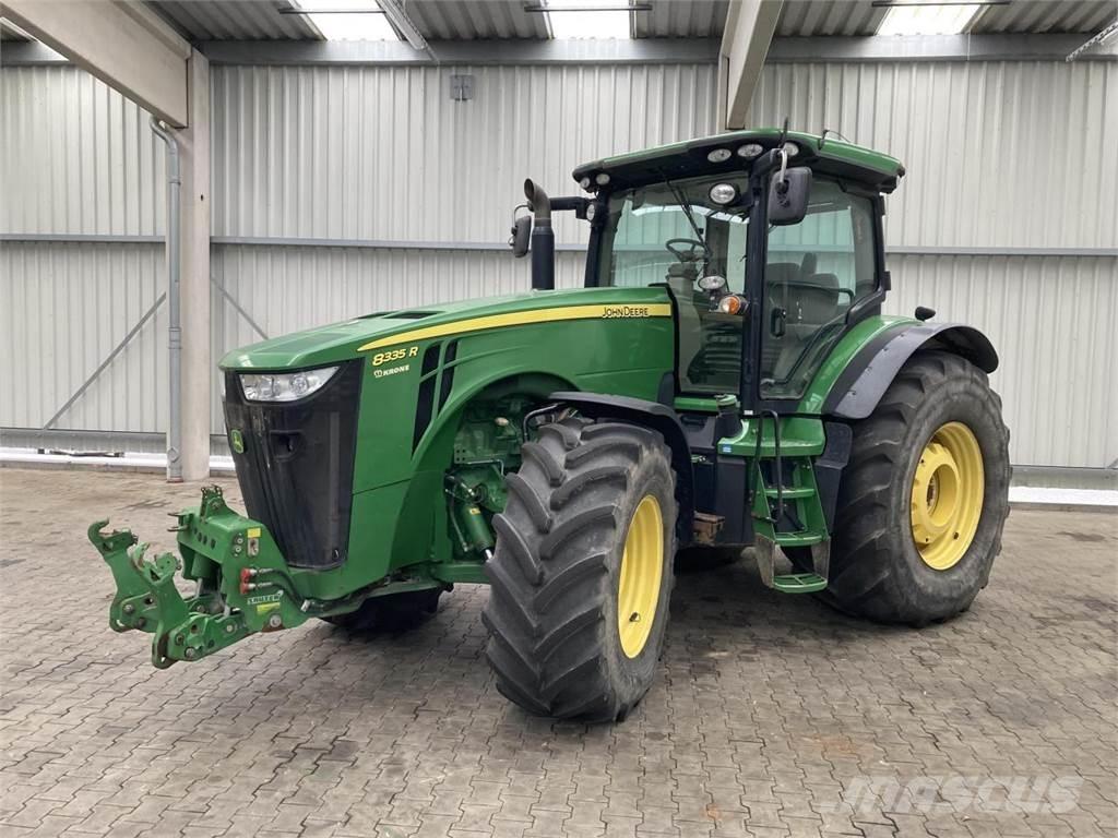 John Deere 8335R Traktoren