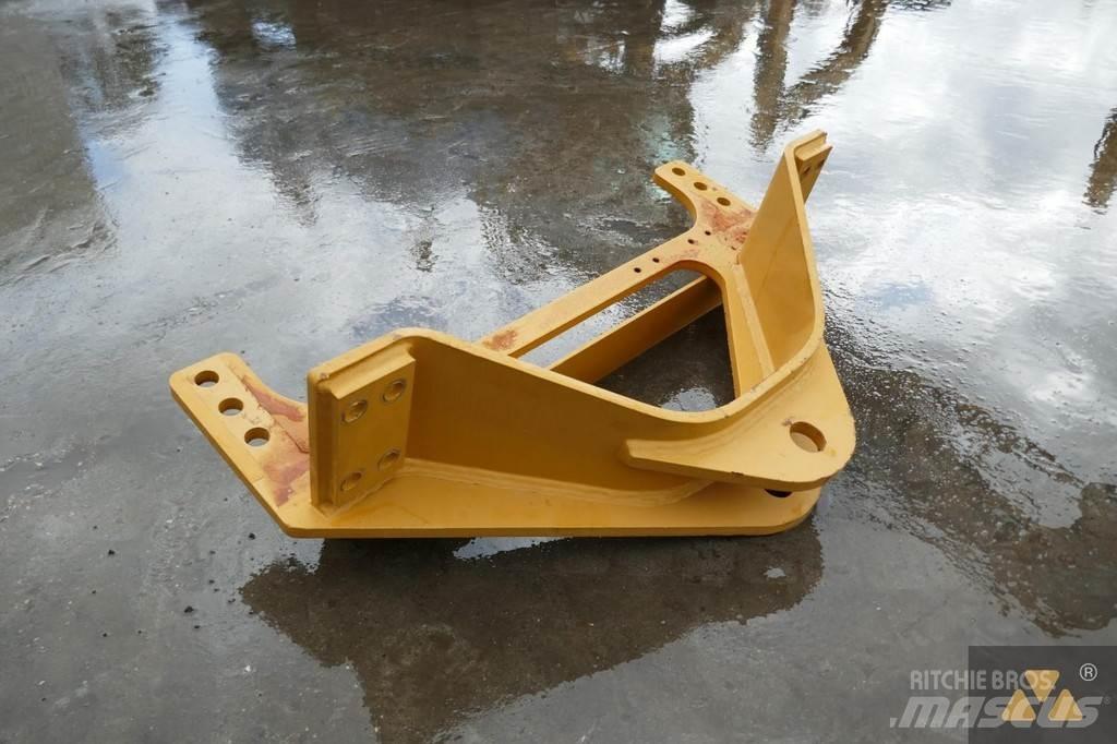 CAT 140M3 Drawbar Transport Sonstige