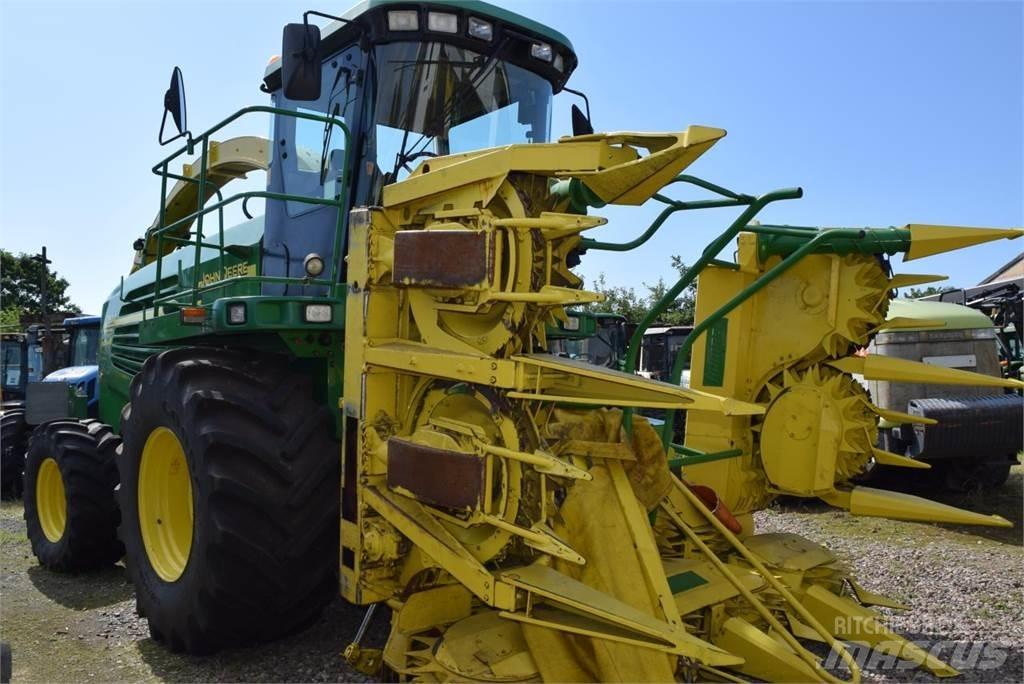 John Deere 7400 Selbstfahrende Häcksler