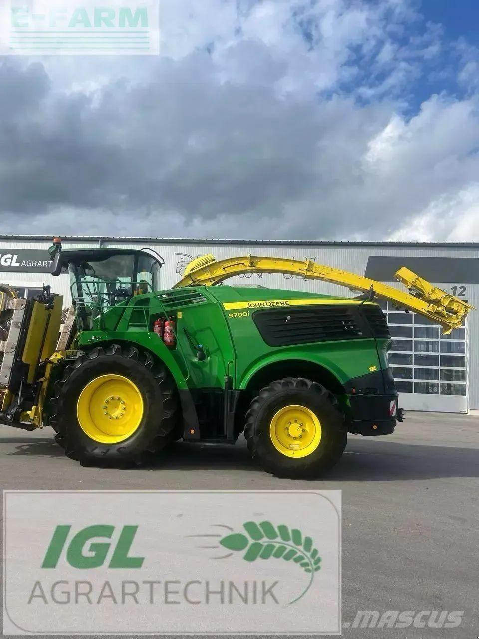 John Deere 9700 i Selbstfahrende Häcksler