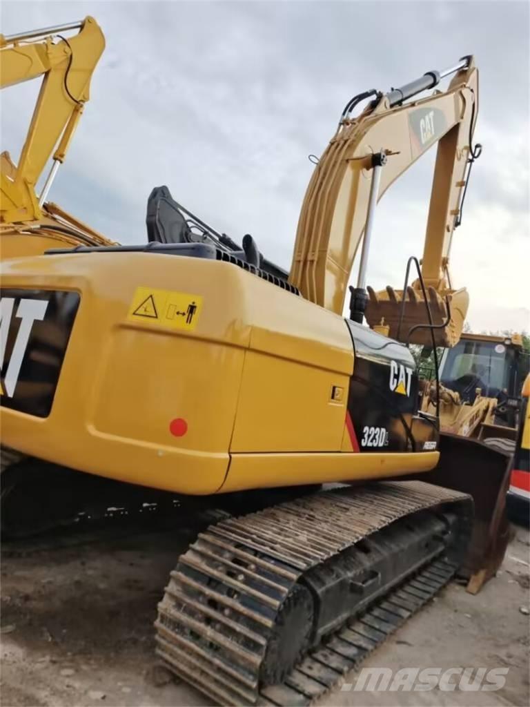 CAT 323 D Raupenbagger