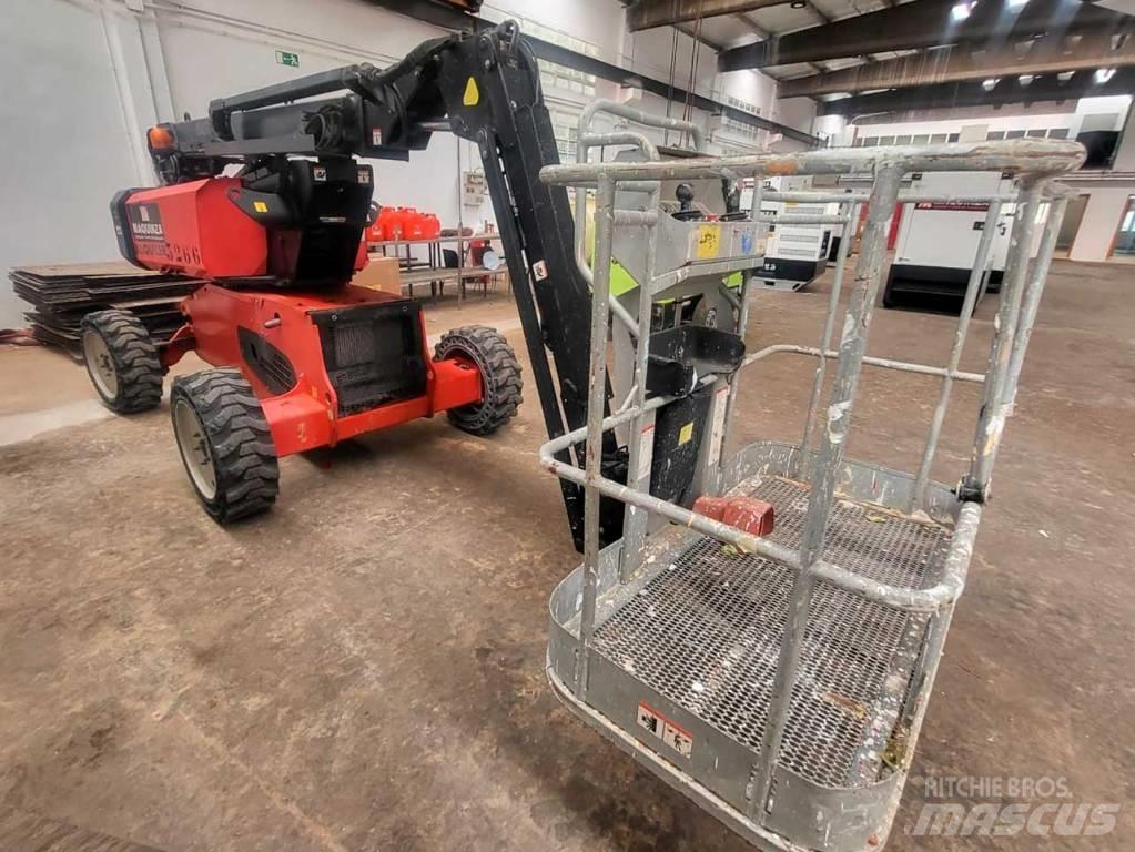 Manitou ManGo 12 Gelenkteleskoparbeitsbühnen
