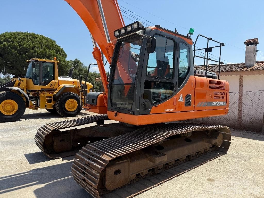  Dossan DX 225LC 3 Raupenbagger