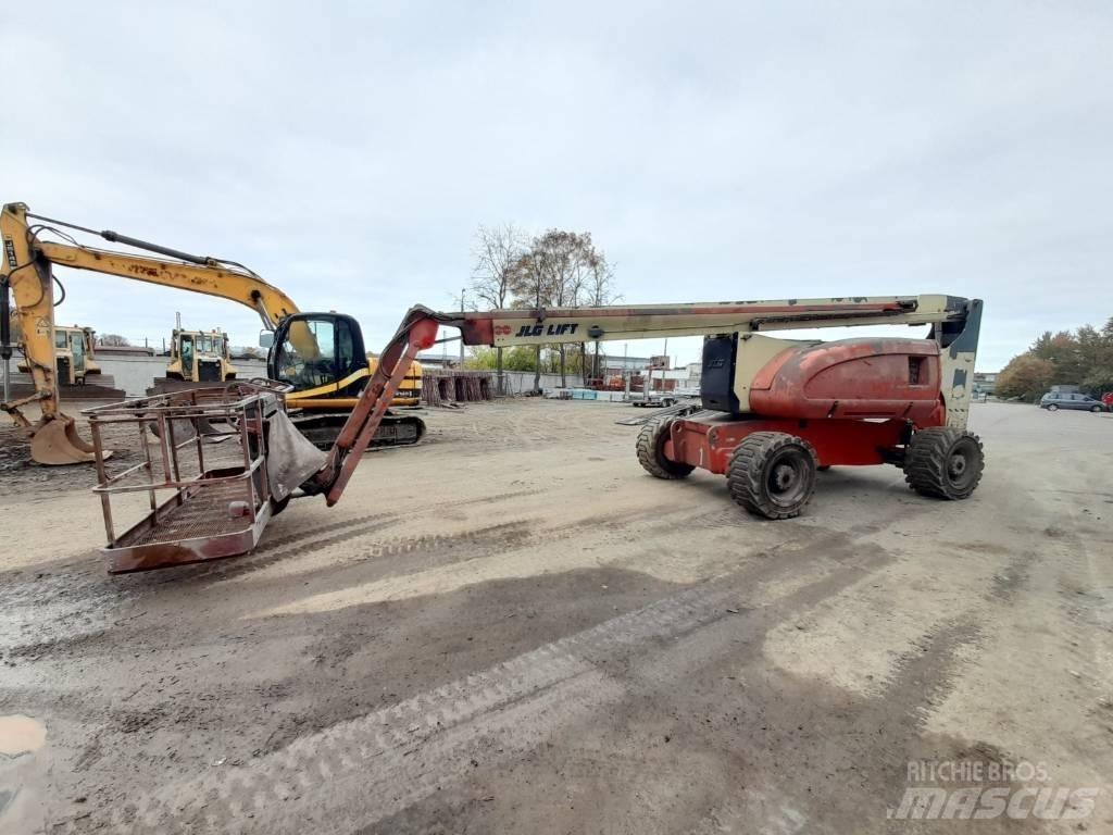 JLG 800 AJ Teleskopbühnen